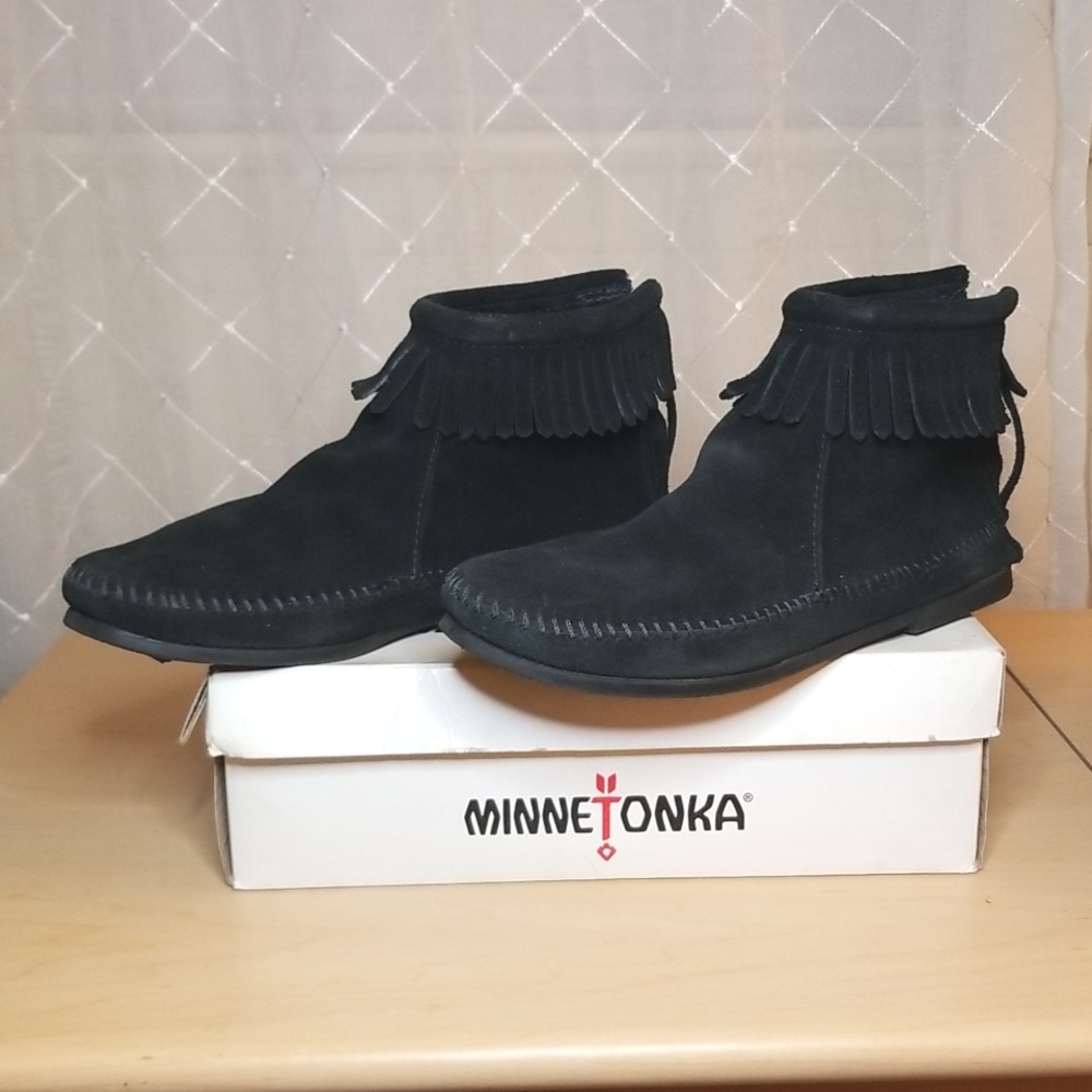 Minnetonka Fringe Suede Leather Ankle Boots Moccasins - Back Zip Boot
